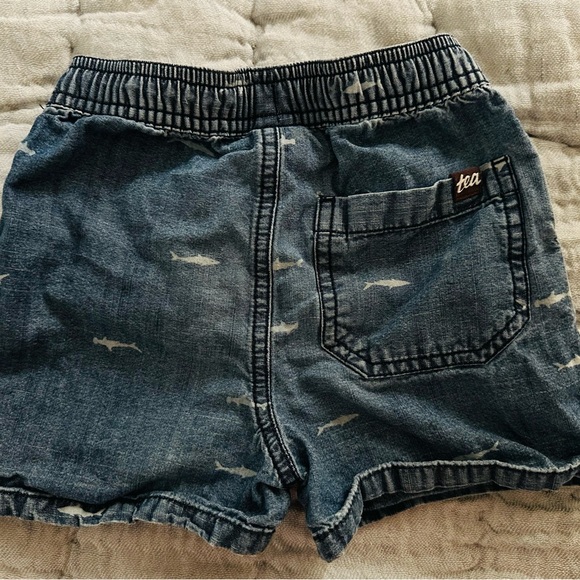 Tea shark shorts - Picture 2 of 3